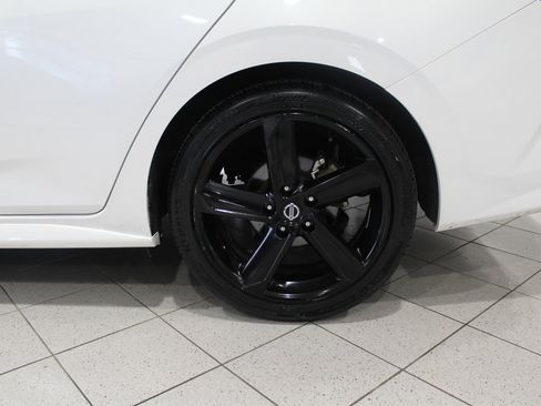 Used 2022 Nissan Sentra SR w/ SR Premium Package image 10