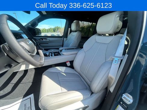 New 2026 Jeep Grand Wagoneer Limited AWD/4WD image 25