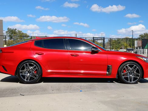 Used 2022 Kia Stinger GT2 image 18