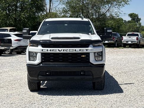 Used 2022 Chevrolet Silverado 2500 Custom w/ Custom Value Package AWD/4WD image 2
