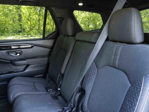 Used 2025 Honda Pilot Sport image 18