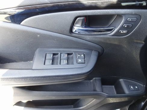 Used 2019 Honda Pilot Touring image 8