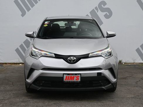 Used 2019 Toyota C-HR LE image 2