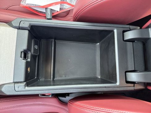 Used 2025 BMW 430i Coupe w/ M Sport Package image 33