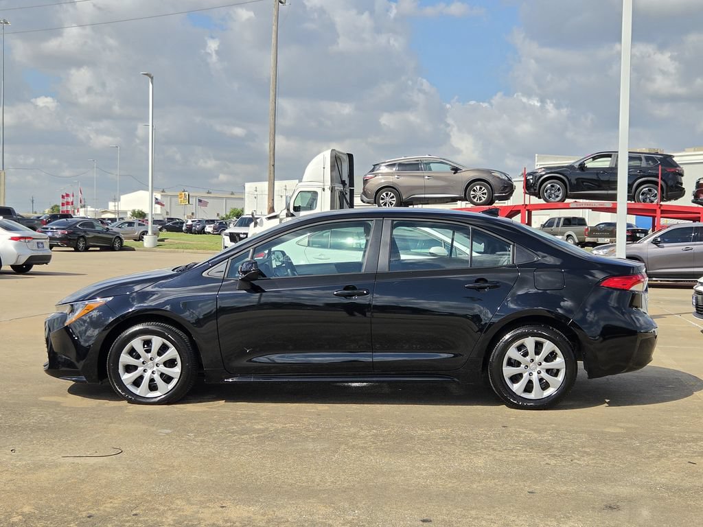 Used 2026 Toyota Corolla LE FWD image 6