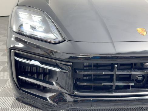 New 2025 Porsche Cayenne S AWD/4WD image 11