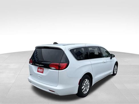 Used 2023 Chrysler Voyager LX FWD image 42