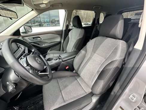 Used 2022 Nissan Rogue SV image 12