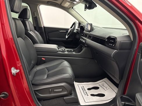 Certified 2025 Honda Pilot Touring image 25