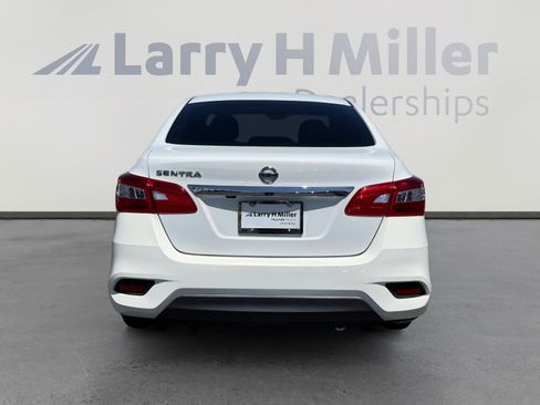 Used 2018 Nissan Sentra S w/ S Midnight Style Package FWD image 4