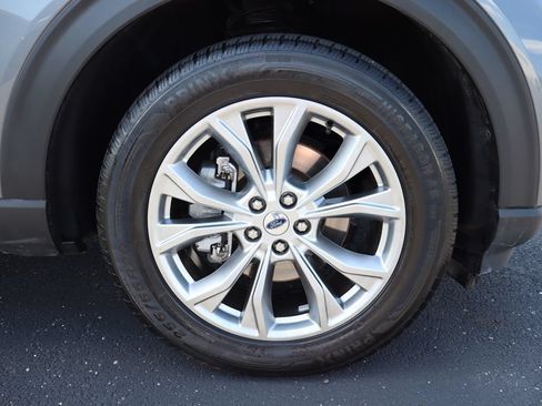 Used 2024 Ford Explorer XLT w/ Equipment Group 202A AWD/4WD image 15
