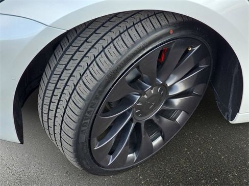 Used 2022 Tesla Model 3 Performance image 34