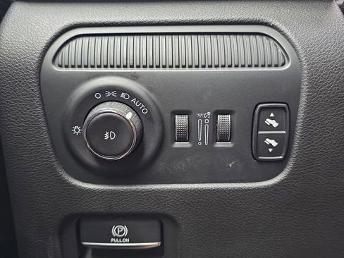Used 2024 Jeep Wagoneer Series II w/ Flexible Seating Group RWD image 25