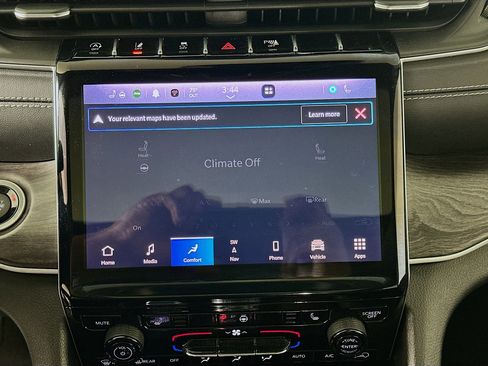 Used 2023 Jeep Grand Cherokee L Limited w/ Black Appearance Package image 19