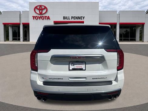 Used 2022 GMC Yukon XL Denali RWD image 4