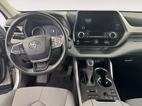 Used 2023 Toyota Highlander LE image 10