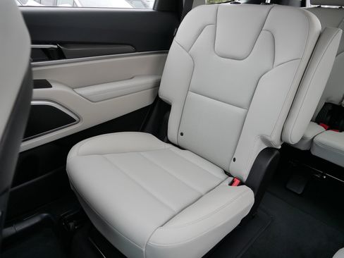 Certified 2024 Kia Telluride S w/ S Sunroof Package image 12