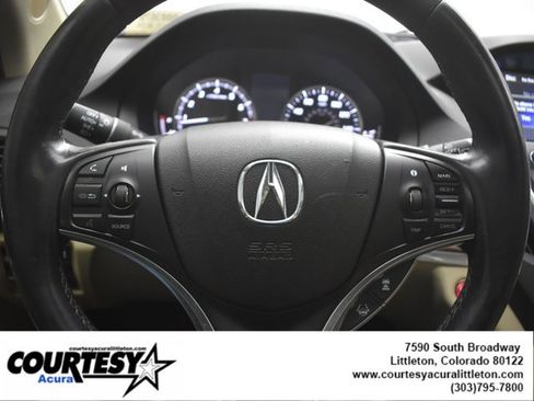 Used 2017 Acura MDX SH-AWD image 9