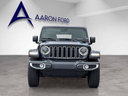 Used 2024 Jeep Wrangler Unlimited Sahara AWD/4WD image 9