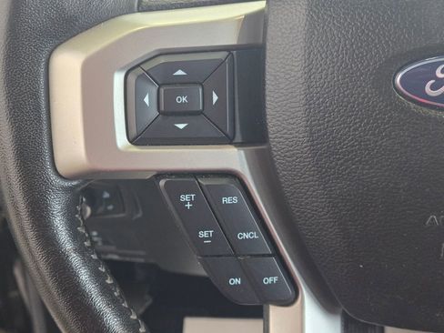 Used 2018 Ford F250 Lariat w/ Chrome Package image 15