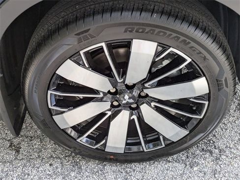 New 2025 Mitsubishi Outlander SE image 11