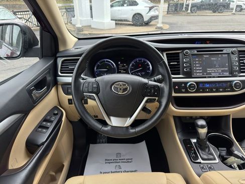 Used 2018 Toyota Highlander XLE image 38