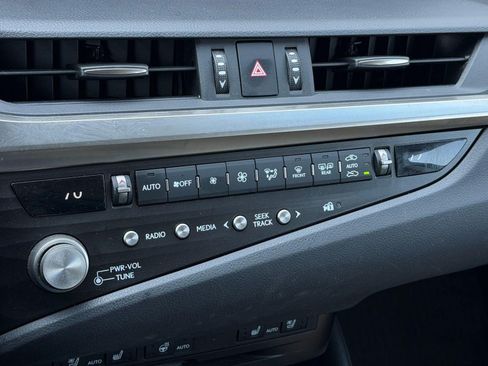 Used 2021 Lexus ES 250 w/ Premium Package image 29