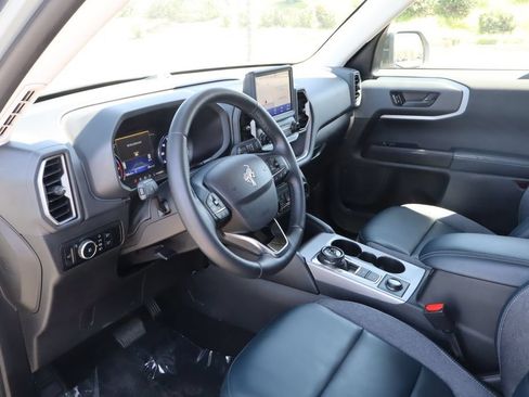 Used 2024 Ford Bronco Sport Outer Banks w/ Tech Package AWD/4WD image 17