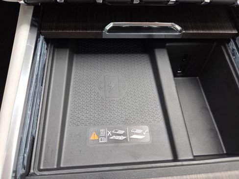 New 2026 GMC Acadia Denali w/ Super Cruise Package FWD image 9