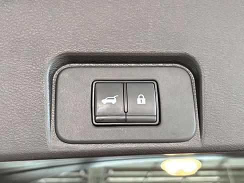 Used 2025 Nissan Rogue SV image 23