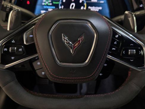 Used 2023 Chevrolet Corvette Stingray Premium Cpe w/ Z51 Performance Package image 9
