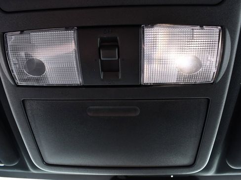 Used 2025 Nissan Frontier PRO-4X w/ Black Accent Package image 32