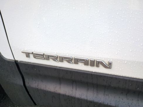 Used 2021 GMC Terrain SLT image 12