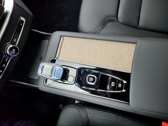 New 2026 Volvo XC90 B6 Plus w/ Protection Package AWD/4WD image 22