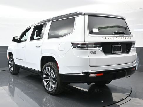 Used 2024 Jeep Grand Wagoneer Series III image 4