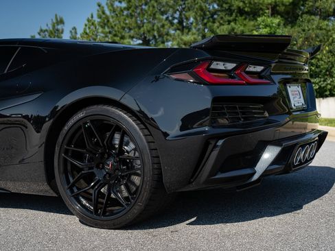 Used 2023 Chevrolet Corvette Z06 RWD image 37