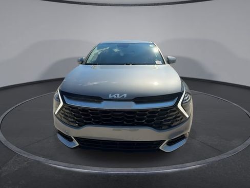 Used 2025 Kia Sportage EX image 3