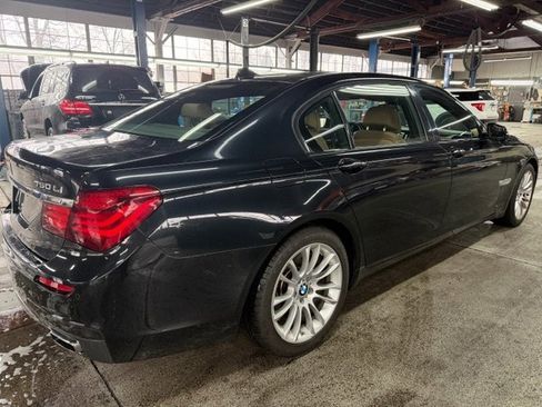 Used 2015 BMW 750Li xDrive image 3