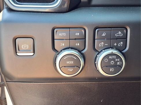 Used 2024 GMC Sierra 2500 Denali w/ Denali Reserve Package AWD/4WD image 12