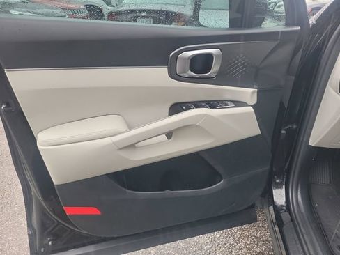 Used 2025 Kia Sorento S FWD image 19
