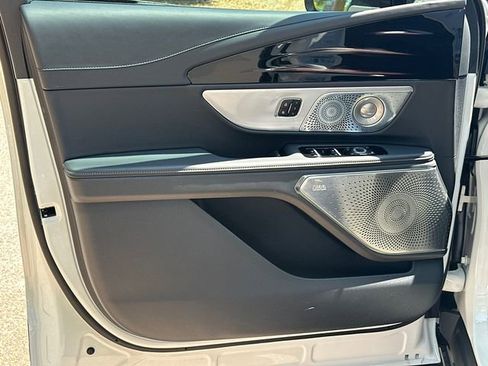 New 2026 Lincoln Nautilus Reserve AWD/4WD image 11