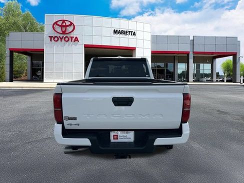 Certified 2025 Toyota Tacoma SR5 AWD/4WD image 24
