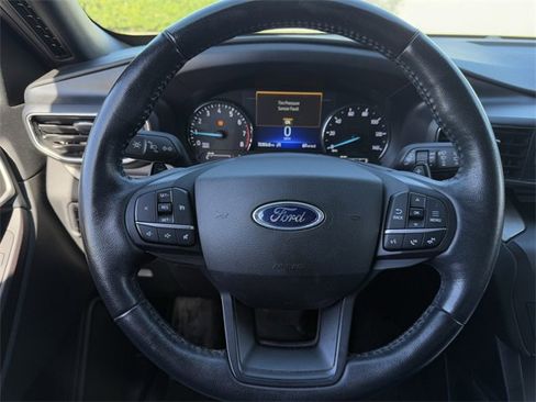 Used 2020 Ford Explorer XLT w/ Equipment Group 202A image 13