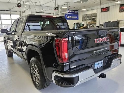 Used 2024 GMC Sierra 1500 SLT AWD/4WD image 5