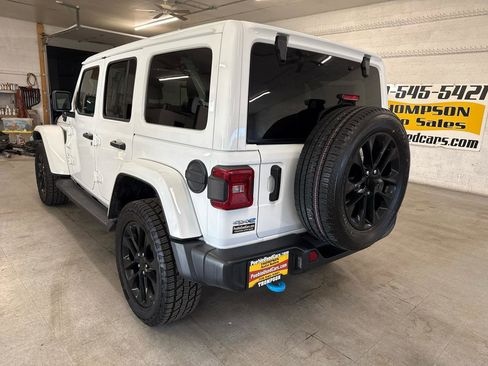 Used 2022 Jeep Wrangler Unlimited Sahara w/ Cold Weather Group AWD/4WD image 89