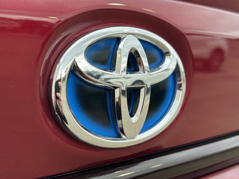 Certified 2024 Toyota Corolla SE w/ SE Package image 7