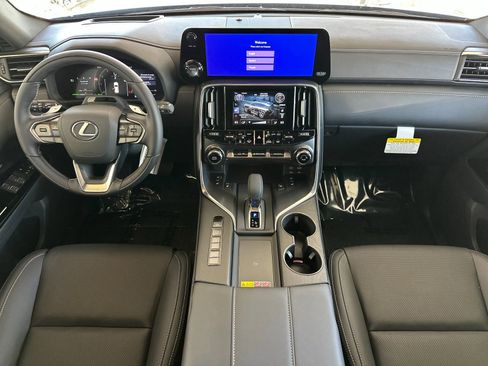 Used 2026 Lexus LX 700h Luxury AWD/4WD image 15