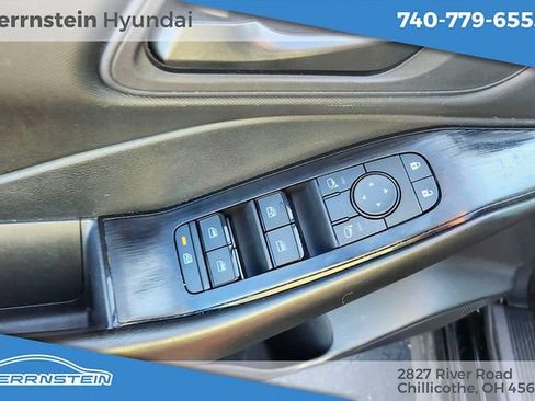 Used 2024 Nissan Rogue S AWD/4WD image 8