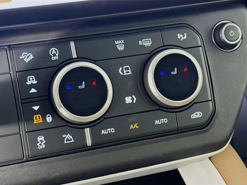 New 2026 Land Rover Defender 110 X-Dynamic SE image 23