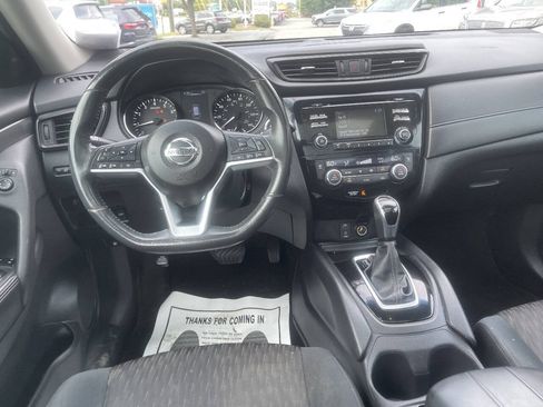 Used 2017 Nissan Rogue SV FWD image 19